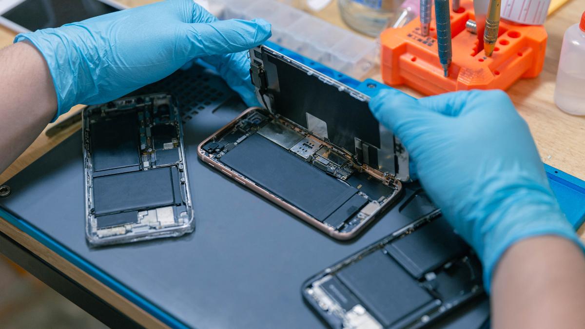Reliable troubleshooting and diagnostics for phone devices